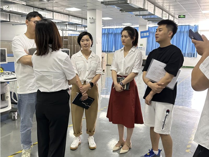 市局領導蒞臨指導，共繪綿陽市先鋒醫(yī)療器械新篇章！3.jpg