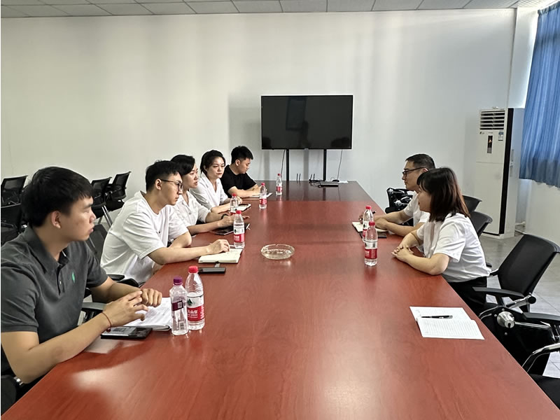 市局領導蒞臨指導，共繪綿陽市先鋒醫(yī)療器械新篇章！1.jpg