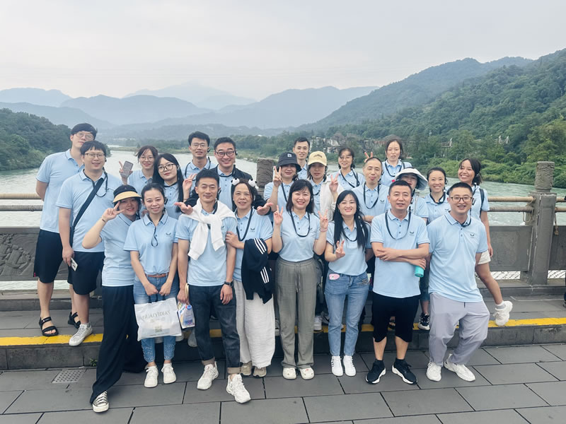 綿陽市先鋒醫(yī)療器械有限公司團(tuán)建之旅：共赴都江堰，凝聚先鋒之魂3.jpg