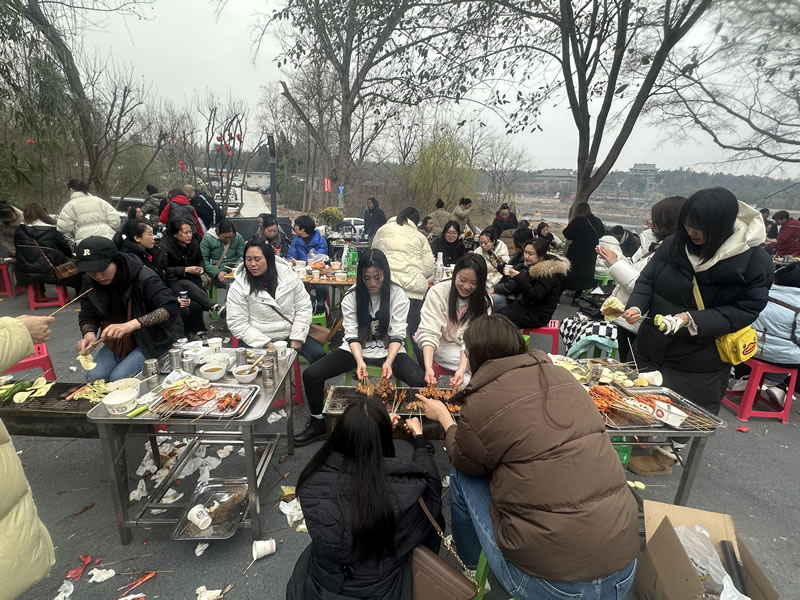 綿陽(yáng)市先鋒醫(yī)療器械有限公司—— 慶?！?.8婦女節(jié)”，共赴燒烤盛宴，致敬巾幗風(fēng)采1.jpg
