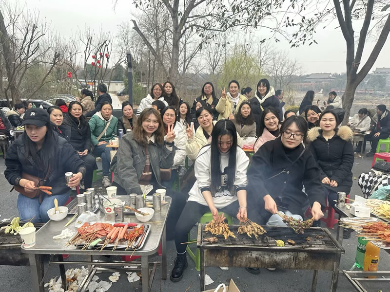 綿陽(yáng)市先鋒醫(yī)療器械有限公司—— 慶?！?.8婦女節(jié)”，共赴燒烤盛宴，致敬巾幗風(fēng)采2.jpg